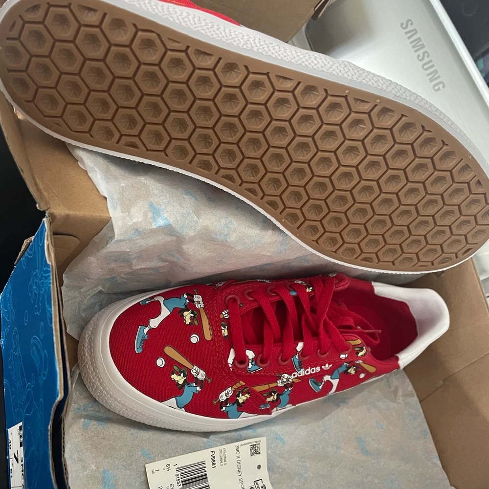 Disney goofy red Adidas